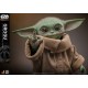 Figura realista Grogu 37 cm con accesorios de Hot Toys