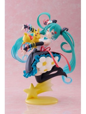 Estatua de Hatsune Miku x Rody con diseño colorido