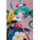 Estatua de Hatsune Miku x Rody con diseño colorido