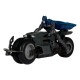 Vehículo Batcycle con figura de Batman de DC Multiverse