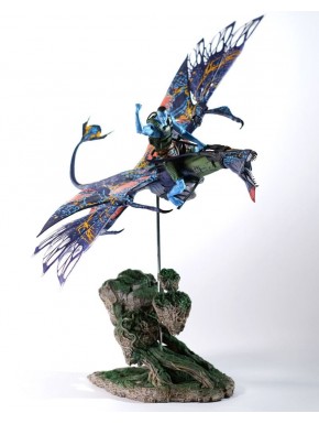 Figura Recom Quaritch montando RDA Banshee de Avatar