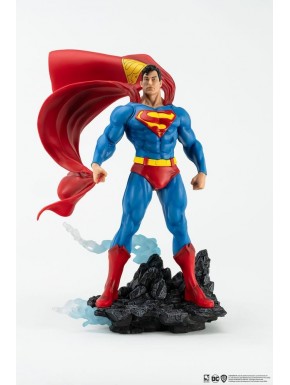 Statue de Superman Classic Version de 30 cm