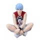 Figura de Tetsuya Kuroko sentado con camiseta roja