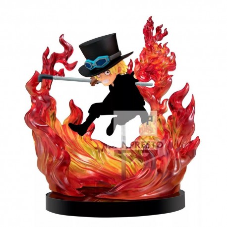 Figura de Sabo One Piece rodeado de chamas