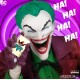 Figura de acción Mezco Toyz The Joker Golden Age Edition