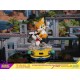 Statue de Tails de Sonic The Hedgehog sur base jaune
