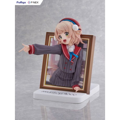 Estátua de PVC de 22 cm de Shigure Ui em terno de riscas