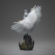 Estatua de White Sorceress de Masters of the Universe con alas extendidas