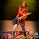 Statue de Vivian Campbell de Def Leppard avec guitare bleue