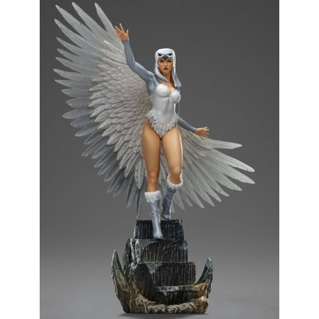 Estatua de White Sorceress de Masters of the Universe con alas extendidas