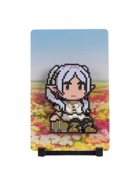 Figurine magnétique FiGGYZ de Frieren en design pixel art