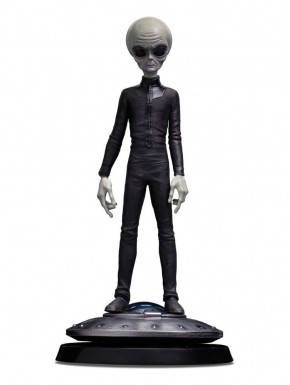 Estatua de Alien Grey sobre platillo volador, Iron Studios