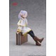 Statue de Frieren de 13 cm assise sur une valise