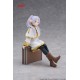Statue de Frieren de 13 cm assise sur une valise