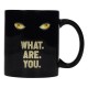 Taza negra de Stephen King It con texto 'What Are You'
