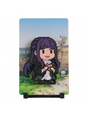 Figura magnética Fern de Frieren 11 cm en pixel art