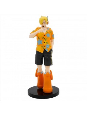 Figura de Sanji de One Piece con camisa naranja flores