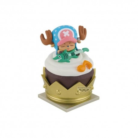 Figura de Tony Tony Chopper sobre pastel con sombrero azul