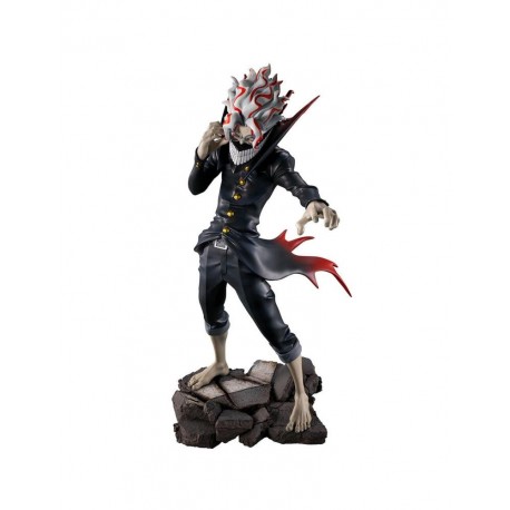 Figura Ichibansho Dandadan Okarun con diseño oscuro y detalles rojos