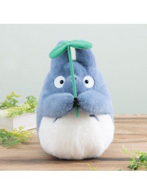 Peluche bleue Mon Voisin Totoro avec feuille verte