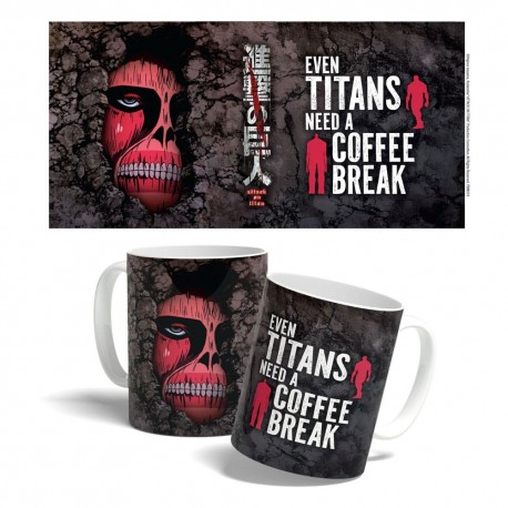 Taza Attack on Titan con diseño de titán y texto 'Coffee Break'