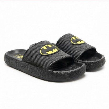 Chanclas negras de Batman con logotipo amarillo