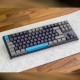 Teclado Phoenix Royal mecánico con teclas PBT negras