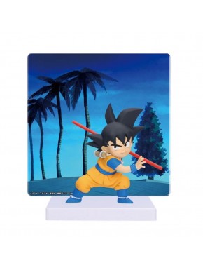 Figura de Goku Dragon Ball Daima 7 cm com painel de fundo