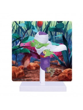 Figura mini de Piccolo Dragon Ball Daima com fundo colorido
