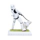 Estatua de Stormtrooper paseando a un perro, 16 cm, poliresina