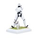 Estatua de Stormtrooper paseando a un perro, 16 cm, poliresina
