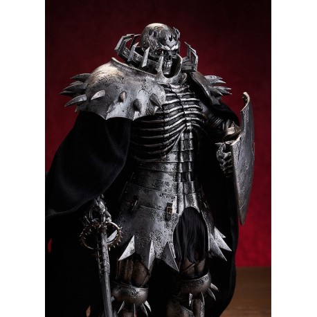 Estatua Skull Knight de Berserk con armadura y espada