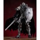 Estatua Skull Knight de Berserk con armadura y espada