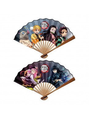 Abanico Demon Slayer con personajes del anime