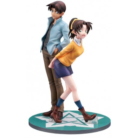 Estatua de Heiji Hattori y Kazuha Toyama de Detective Conan