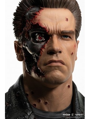 Buste T-800 de Terminator 2 avec détail de dommage de bataille