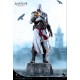 Estátua de Altaïr de Assassin's Creed em base de pedra