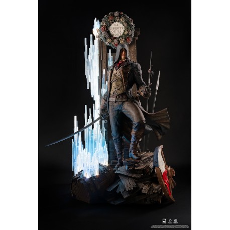 Estatua de Arno Dorian de Assassin's Creed con detalles cristalinos.