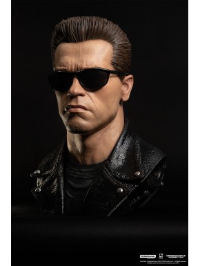 Busto hiperdetallado del Terminator T-800 Modelo 101 con gafas de sol