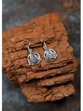 Boucles d'oreilles en argent avec triquetra celtique