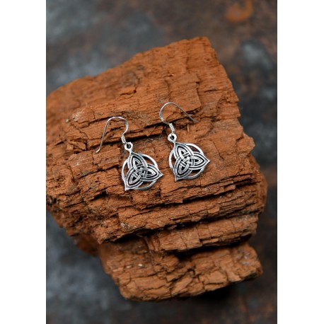 Boucles d'oreilles en argent avec triquetra celtique