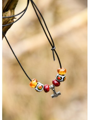 Collier viking en perles de verre avec pendentif Mjölnir