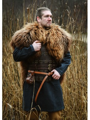 Cape d'épaule en fourrure marron style Berserker