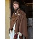 Cape viking en laine marron portée par un homme