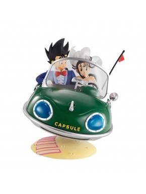 Figurine de Goku et Chichi dans voiture capsule