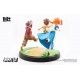 Statue de Tom Sawyer et amis sur base verte