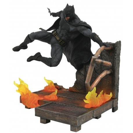 Figura Batman Liga de la Justicia Diamond DC Gallery 23 cm