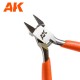 Ensemble d'outils de base AK-Interactive avec pinces, pince, couteau et lime