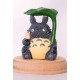 Figura Ghibli Totoro con hoja