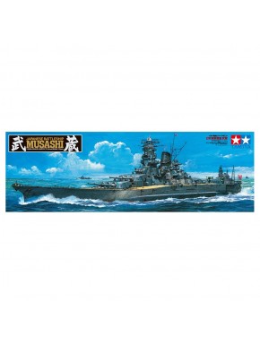 Modelo em escala 1/350 do couraçado japonês Musashi da Tamiya